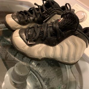 Lil boy Nike Foams